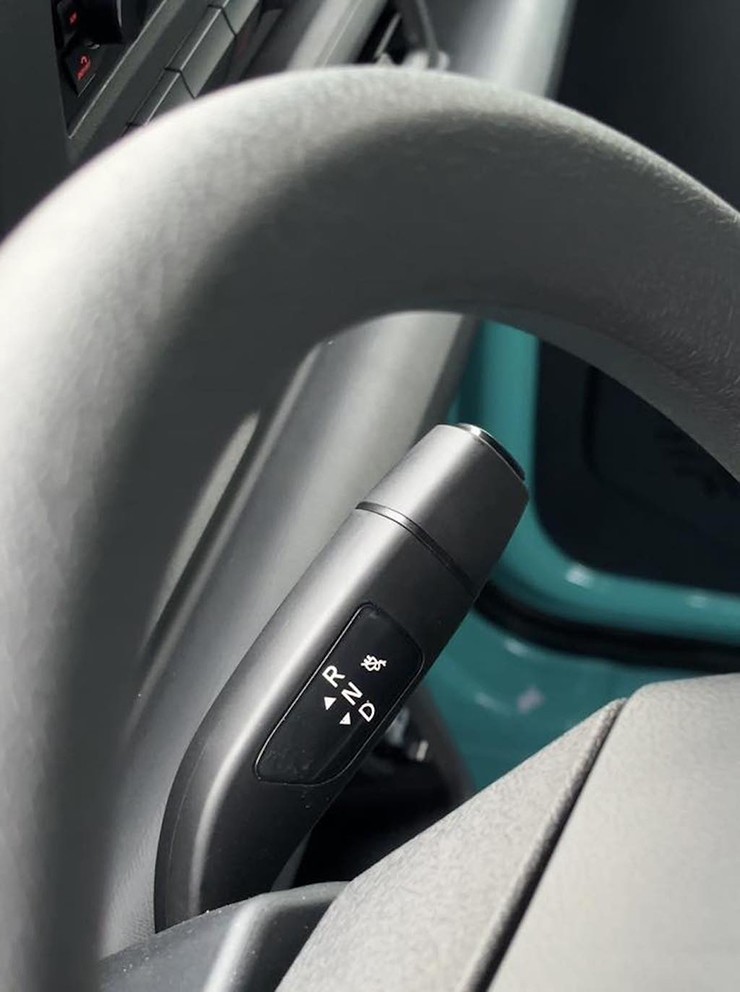 Khoang nội thất của VinFast EC Van tương đối tối giản