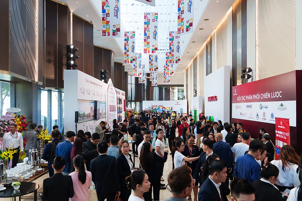 Sức nóng tại ngày 2 của chuỗi sự kiện Nam Long Journey 2025 khi hàng nghìn khách check-in ngay từ sáng sớm