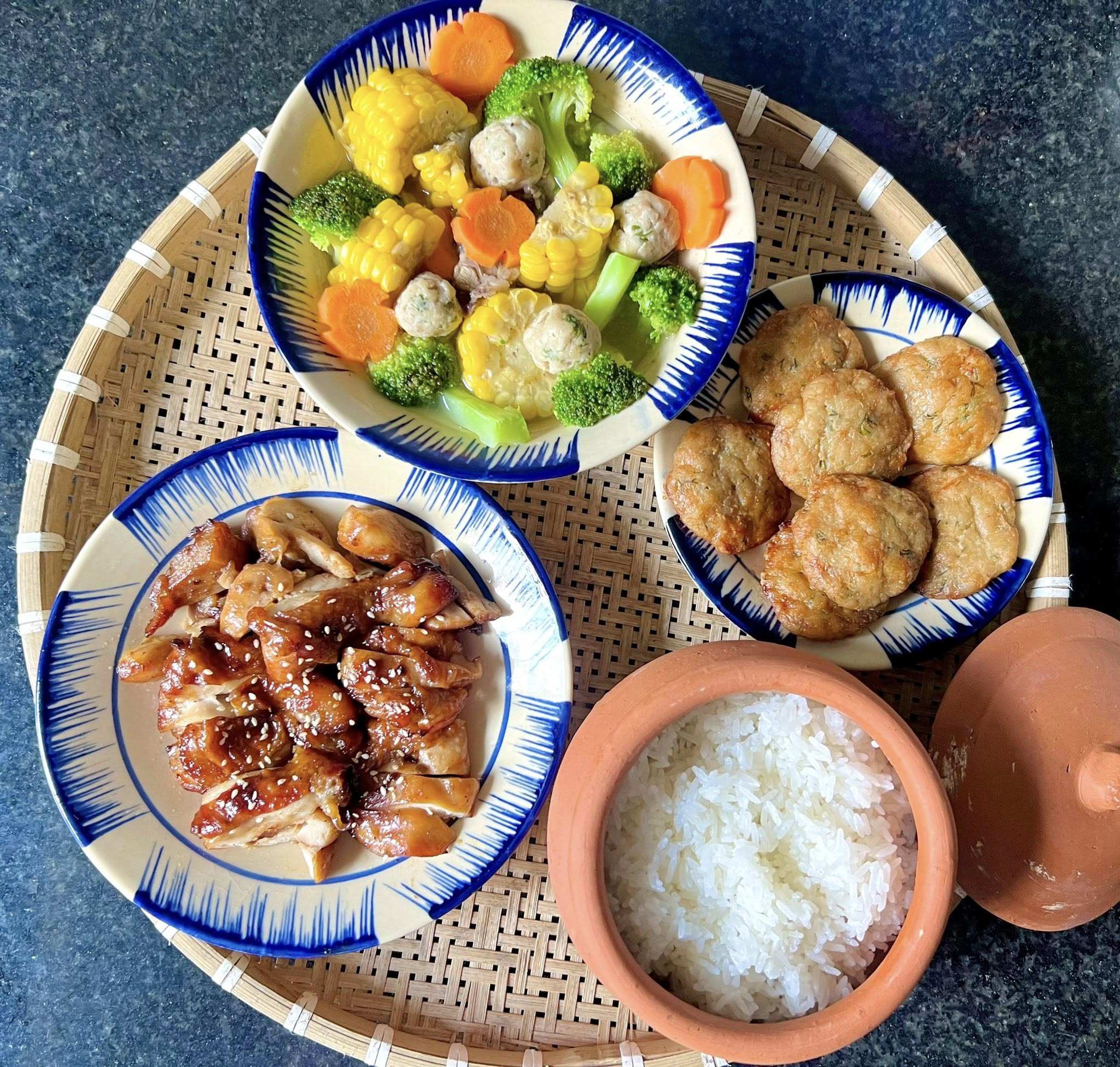 Chả cá - Canh rau củ - Đùi gà áp chảo