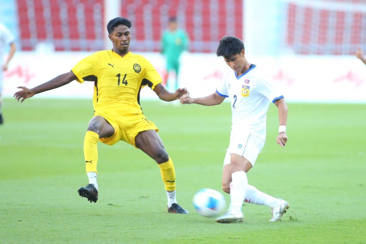 U22 Malaysia gặp nhiều khó khăn trước U22 Lào khi để đối thủ vượt lên dẫn bàn
