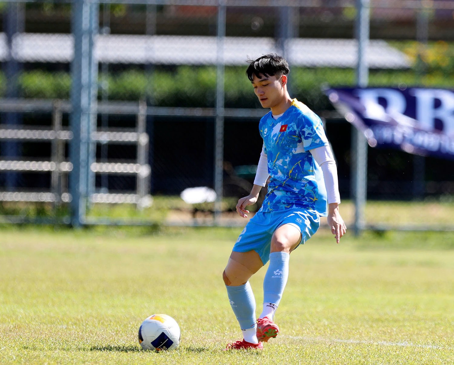 Ở buổi tập này, U22 Việt Nam chào đón sự trở lại của tiền vệ Nguyễn Xuân Bắc sau 2 ngày cầu thủ này được nghỉ ngơi, hồi phục chấn thương.