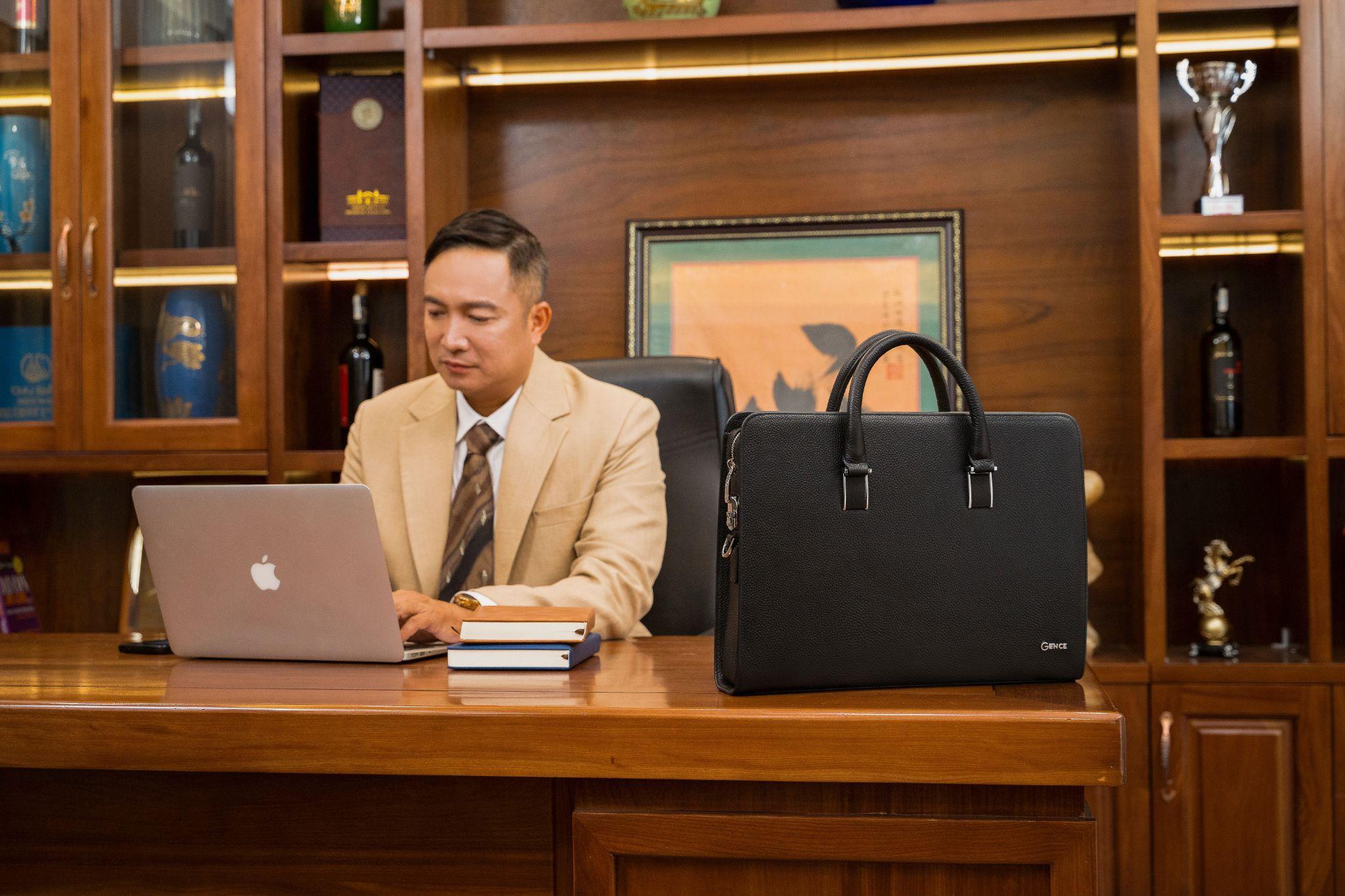 GENCE nâng tầm trải nghiệm mua sắm túi da nam cao cấp với công nghệ NFC - 4