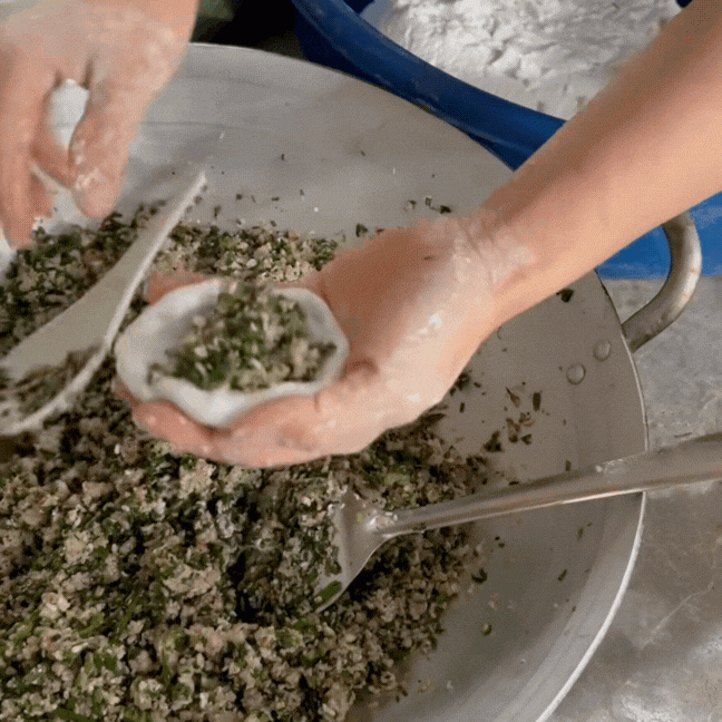 Món bánh đặc biệt của núi rừng Đông Bắc: Mỗi năm chỉ có một mùa, nghe tên thấy sợ nhưng được "săn lùng" - 4