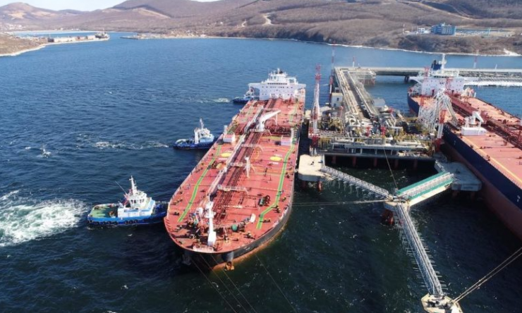 Đề xuất mới sẽ xóa bỏ hệ thống giá trần hiện tại và chặn đứng hoạt động thương mại đường biển siêu lợi nhuận mà Nga đang tiến hành thông qua phần lớn tàu bè và bảo hiểm phương Tây. Ảnh: Splash247