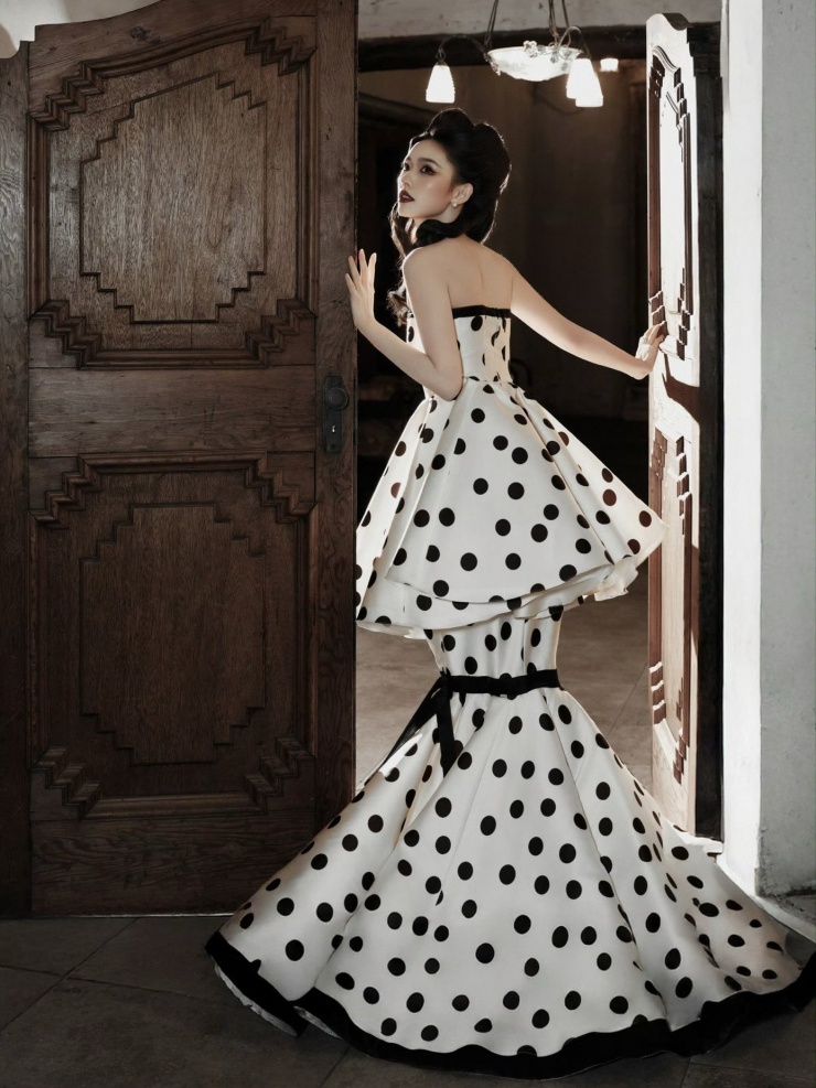 Đêm hội Gào thét 2025: Điền Hi Vi là chị đại da beo, Dương Mịch diện "đồ cổ" - 3