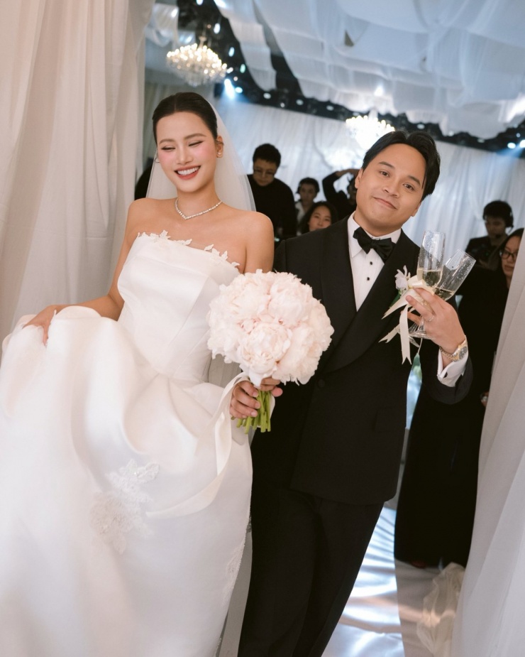 Vợ chồng Khánh Vân và dàn hoa hậu dự cưới Hương Ly - 9