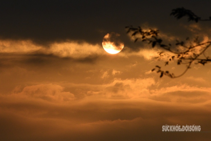 Theo chân giới trẻ lên Đồn Đèn đón bình minh và săn biển mây tuyệt đẹp - 8