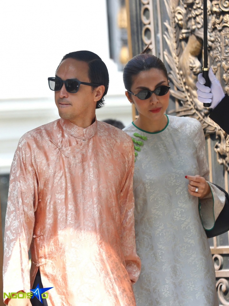 Tăng Thanh Hà và doanh nhân Louis Nguyễn có mặt từ sớm để mừng em gái.