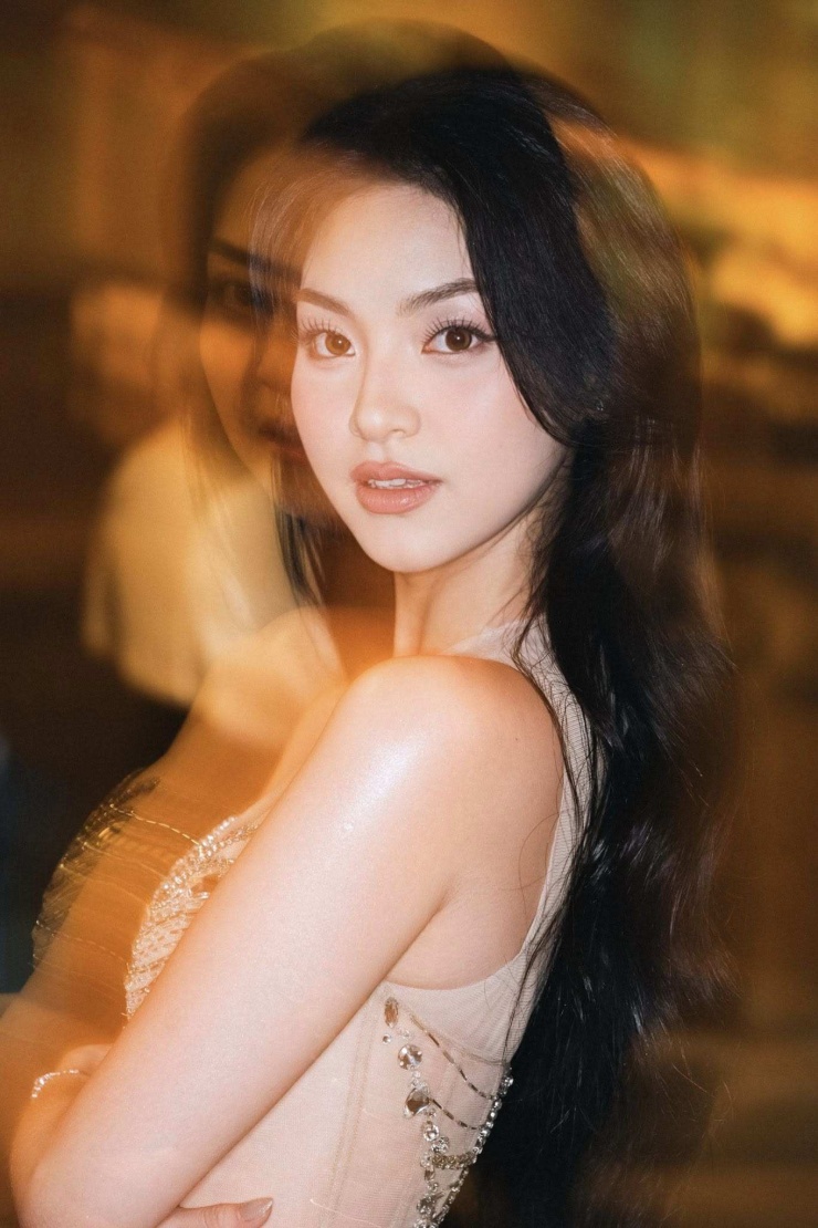 "Những trải nghiệm trong quản lý tài chính cá nhân giúp tôi trở nên độc lập và tự tin hơn, và tôi mong được lan toả nguồn năng lượng ấy đến trẻ em, thanh niên và phụ nữ — như một lời nhắc rằng ai cũng xứng đáng làm chủ cuộc sống và tương lai của chính mình", Đỗ Thùy Linh cho biết thêm.