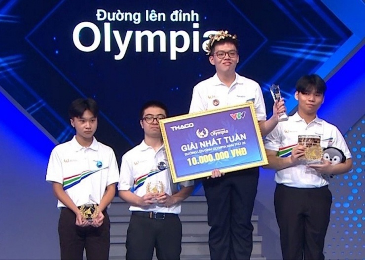Bảo Nam xuất sắc giành vòng nguyệt quế với số điểm 335. Ảnh: FBCT