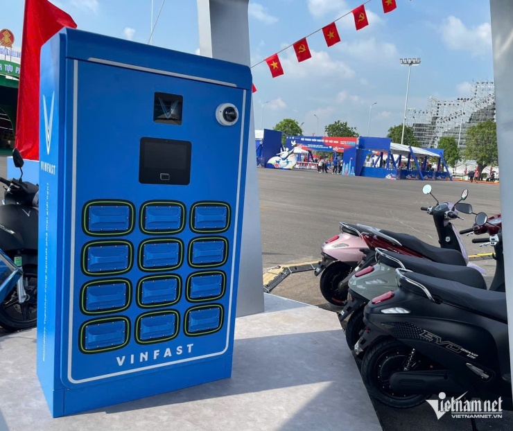 Chuyên gia cho rằng, những trạm đổi pin dành cho xe máy điện cần được nhân rộng. Ảnh: Hoàng Hiệp