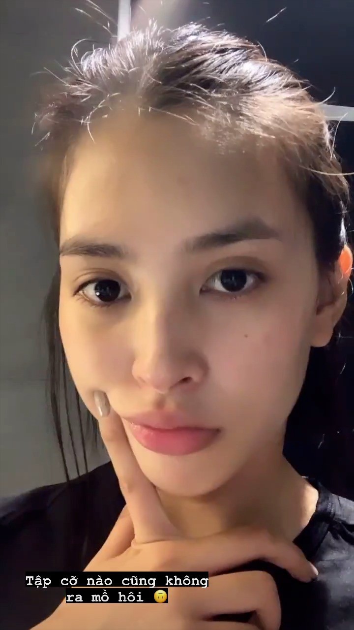 Hoa hậu Tiểu Vy gặp sự cố oái oăm khi tự làm đẹp, nhan sắc hiện tại ra sao? - 2