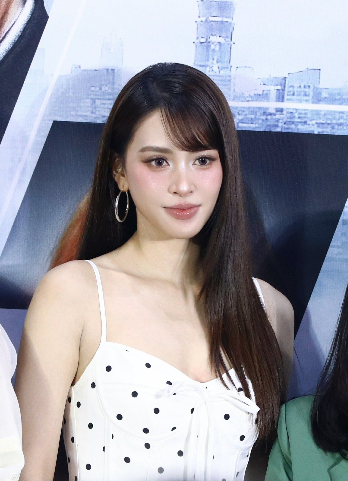 Hoa hậu Tiểu Vy gặp sự cố oái oăm khi tự làm đẹp, nhan sắc hiện tại ra sao? - 6