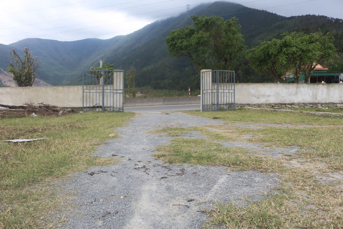 Giun đất bò kín sân vườn, chết bất thường ở Quảng Trị: Lấy mẫu đất, nước tìm nguyên nhân - 2