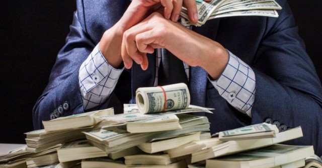 Người Mỹ giàu lên nhanh chóng mặt: Mỗi ngày có ...