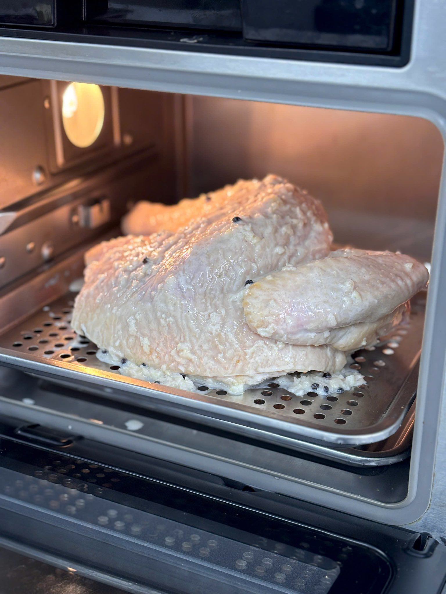 Nướng ở mức nhiệt 180°C trong 40 phút.