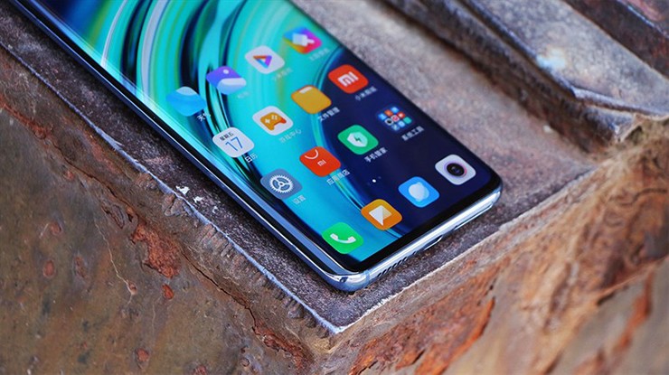 Smartphone với pin 10.000 mAh của Xiaomi chuẩn bị ra mắt.