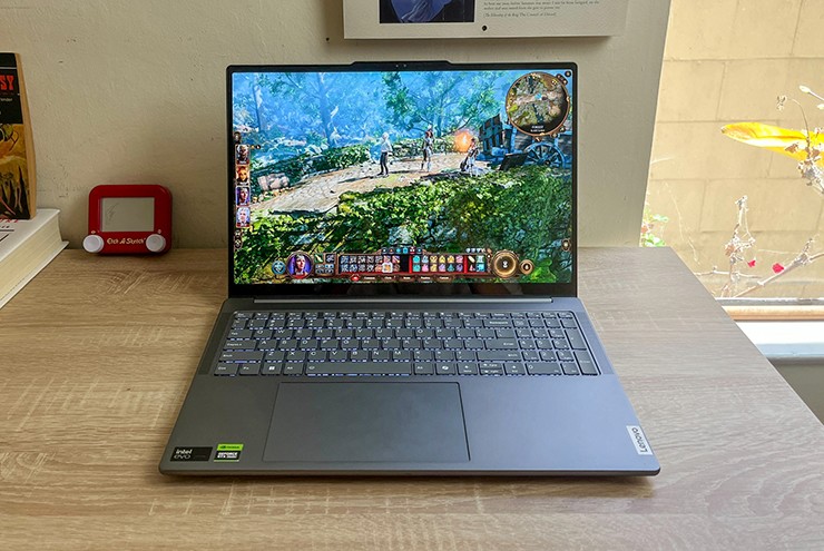 Lenovo cũng không thoát được cảnh tương tự.