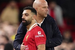 Salah "vô ơn" với Arne Slot, Liverpool trả giá vì vụ gia hạn "đi vào lòng đất"