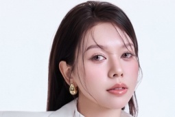 Làm đẹp - Nhan sắc nóng bỏng của cô gái bắt cá 2 tay đang gây phản ứng dữ dội trên phim VTV