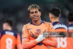 Yamal đá  " số 10 "  thăng hoa: Flick thử nghiệm thành công, Barca càng khó đoán