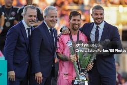 Inter Miami thành "Vua bóng đá Mỹ": Messi hay nhất MLS Cup, tri ân 2 cựu sao Barca
