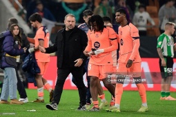 Barca cuốn phăng Betis: "Cánh én" Antony bất lực trước sức mạnh Torres - Yamal