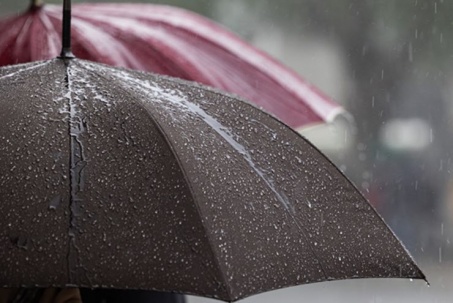 Đột phá thiết bị "hứng mưa" tạo ra điện, không tốn một tấc đất