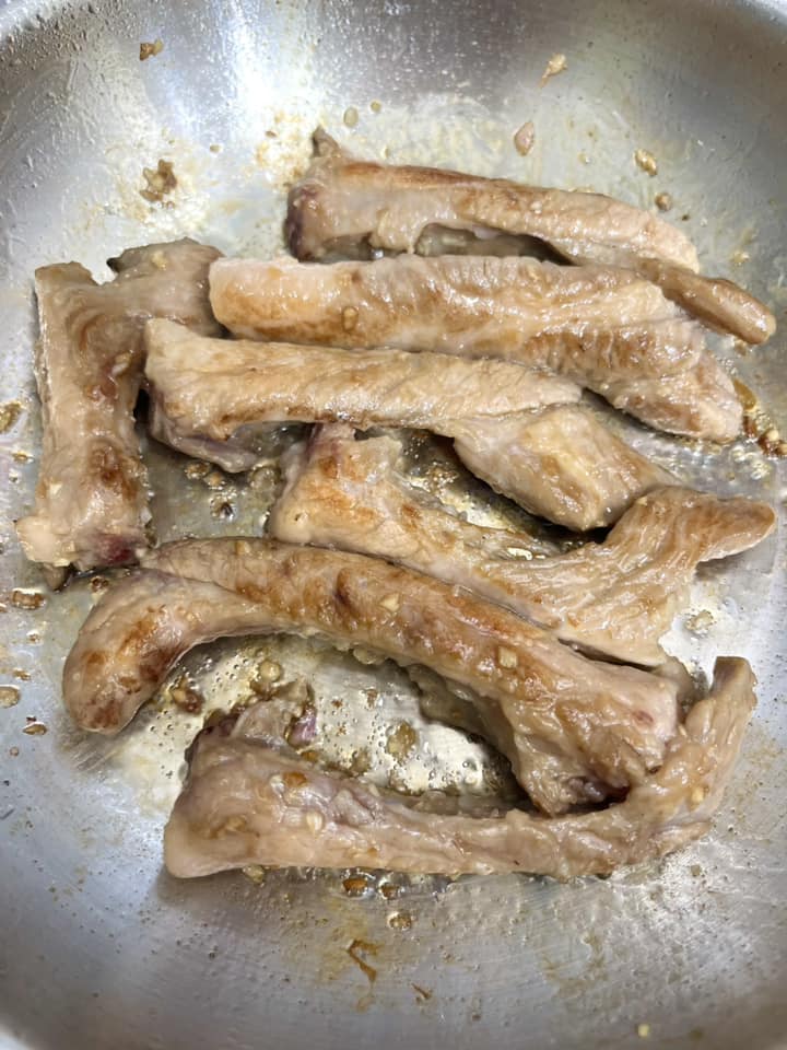 Cách làm sườn rim táo mềm mọng, vị chua ngọt siêu hấp dẫn - 6