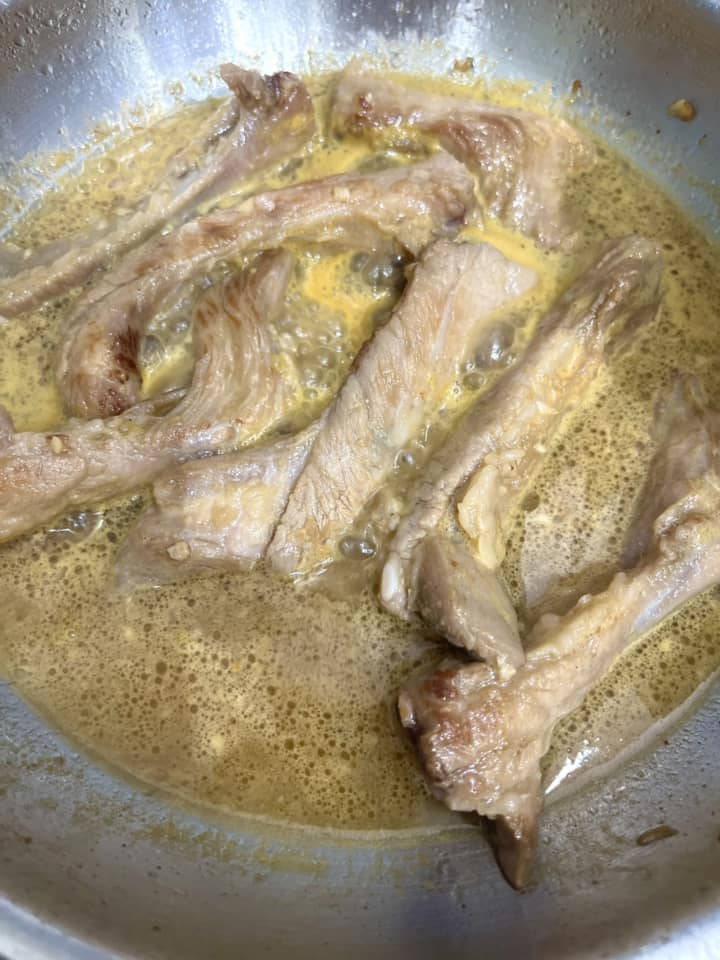 Cách làm sườn rim táo mềm mọng, vị chua ngọt siêu hấp dẫn - 7