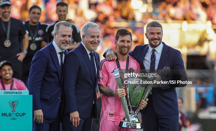 Beckham cùng Messi ăn mừng danh hiệu