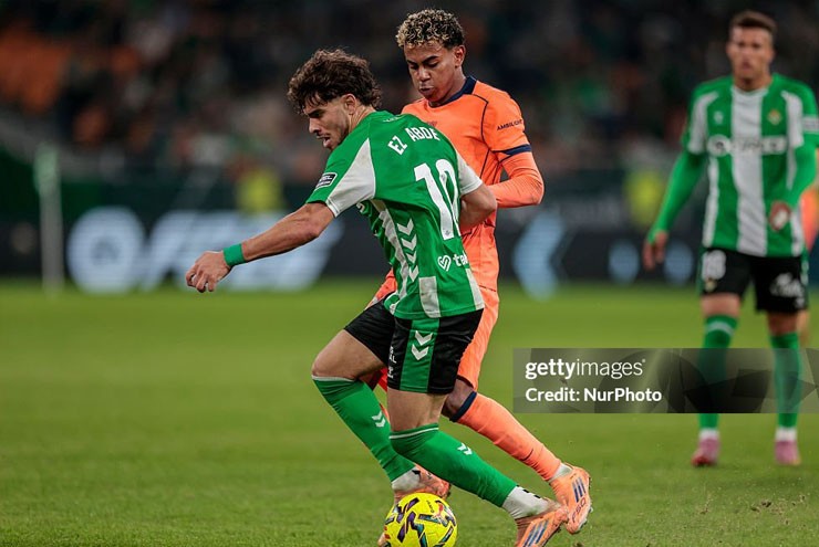 Yamal tích cực phòng ngự