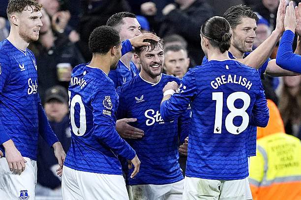 Everton đã tạm vào top 5 sau thắng lợi đậm đà trước Nottingham Forest