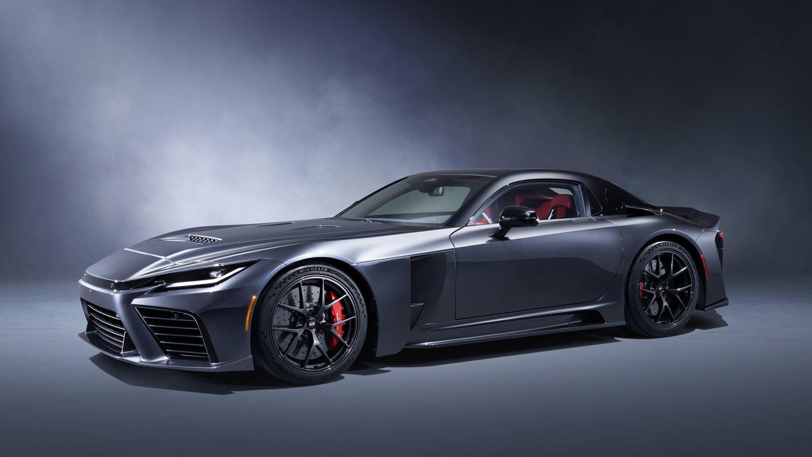 Ngoại hình của GR GT toát lên vẻ đẹp của một mẫu xe đua thực thụ với phần đầu xe kéo dài.