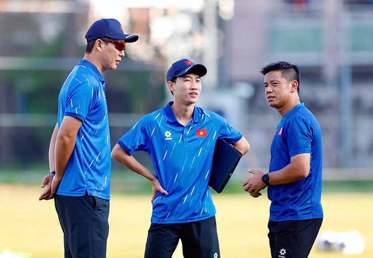 HLV Kim Sang Sik và các cộng sự