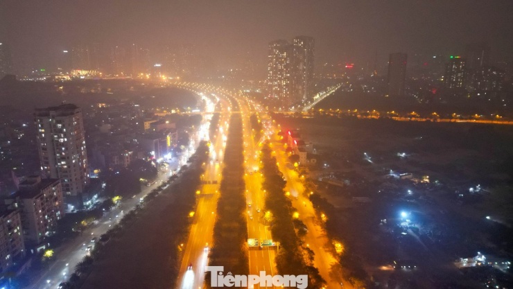 Bầu trời Hà Nội mù mịt, mắt cay xè trong đêm ô nhiễm nhất thế giới - 12