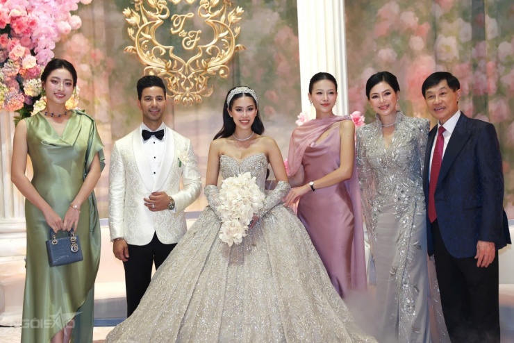 Tăng Thanh Hà tôn vai trần ở đám cưới Tiên Nguyễn - 4