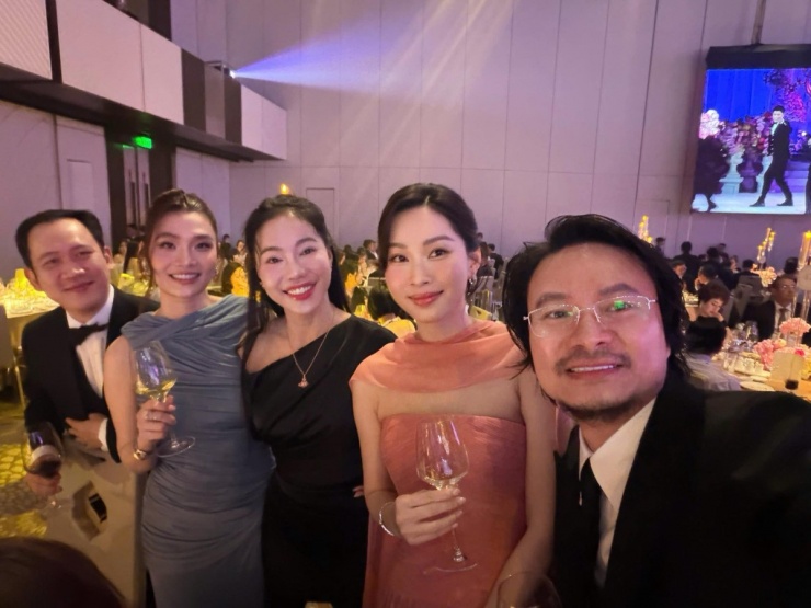 Tiểu thư gia tộc Sơn Kim xách túi tiền tỷ dự cưới Tiên Nguyễn - 3