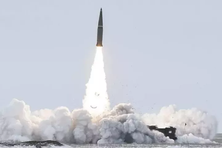 Nga triển khai 'song sát' Kinzhal, Iskander trong cuộc tấn công ban đêm