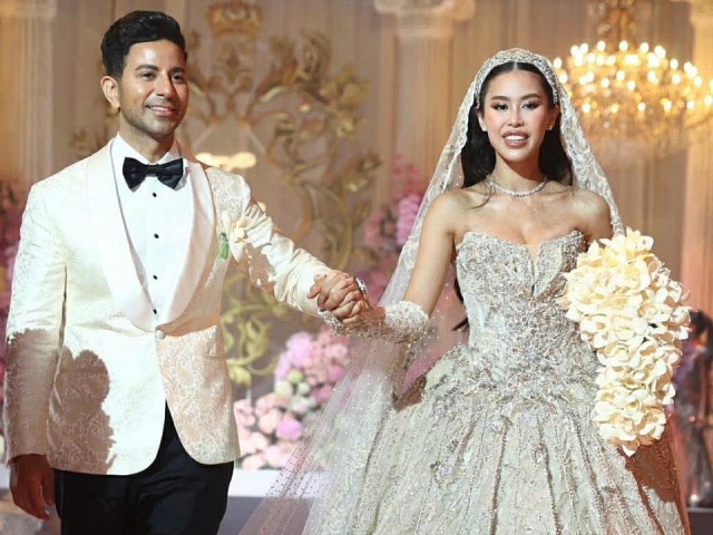 Tiên Nguyễn học catwalk để diện váy cưới 30 kg