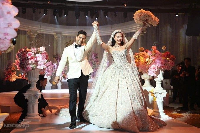 Tiệc cưới của Tiên Nguyễn và ông xã người Dubai diễn ra tối 7/12. Ảnh: Quỳnh Trần