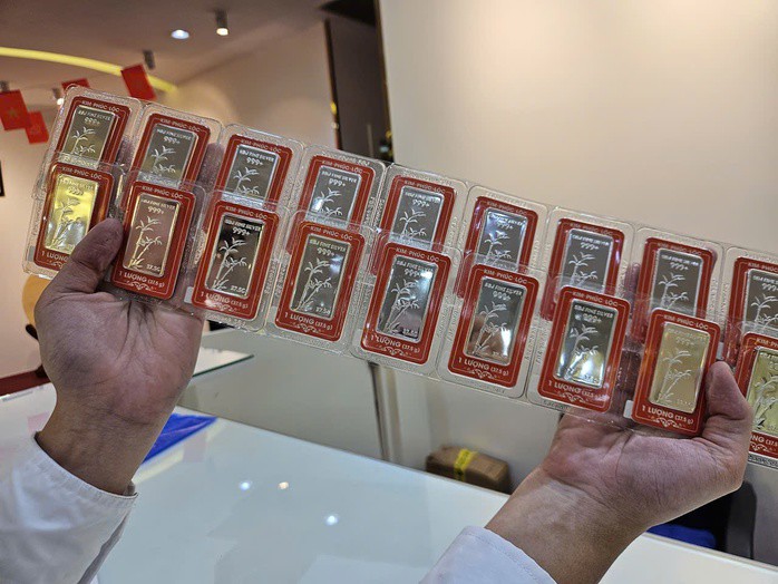 Giá bạc hôm nay 8-12: Bất ngờ giảm sau khi lập kỷ lục mới - 1