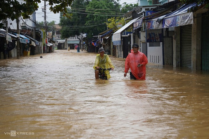 Một khu dân cư ở phường Tây Nha Trang ngập vào ngày 19/11. Ảnh: Bùi Toàn