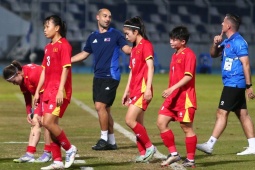 Tuyển nữ Việt Nam mất “oan” quả phạt đền, hot girl Thanh Nhã “chết lặng” sau trận thua Philippines