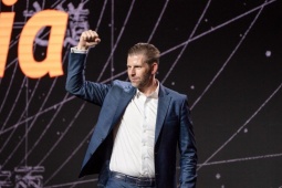 Eric Trump giàu gấp 10 lần kể từ khi ông Trump tái đắc cử