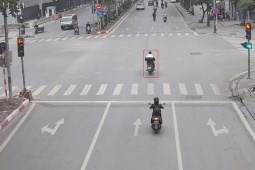 Tin tức trong ngày - Một camera AI ở Hà Nội phát hiện 703 lượt xe vượt đèn đỏ trong ngày