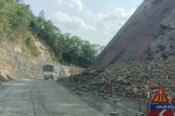 Tin tức trong ngày - Truy tìm xe công trình gây tai nạn làm du khách nước ngoài tử vong