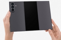 
                Galaxy Z Tri Fold màn hình gập 3 dành cho những ai?            