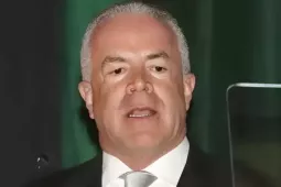 Phong tỏa tài khoản của ông chủ Hoa hậu Hoàn vũ