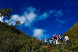 Những kỹ năng bỏ túi khi leo núi miền Bắc cuối năm